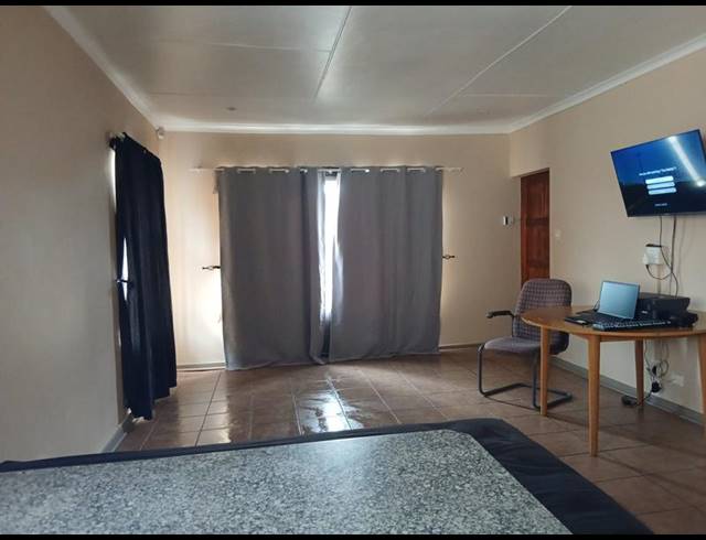 2 BEDROOM PROPERTY TO RENT IN HEIDERAND